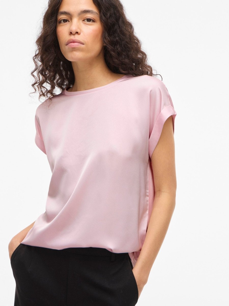 Vila T-shirt Viellette Satin Top in der Farbe Cherry Blossom