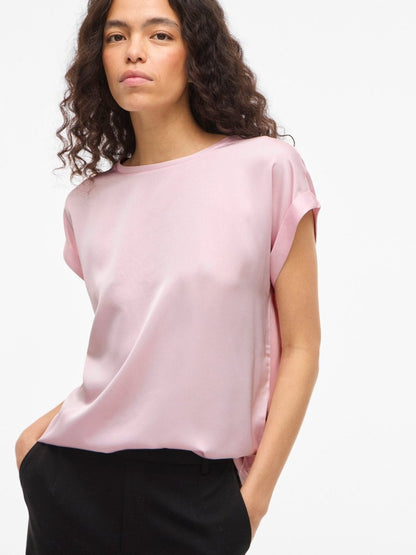 Vila T-shirt Viellette Satin Top in der Farbe Cherry Blossom