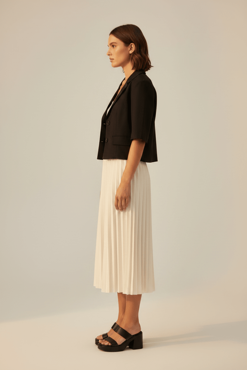 Vila Vipockey 2/4 Sleeve Cropped Blazer in der Farbe Schwarz