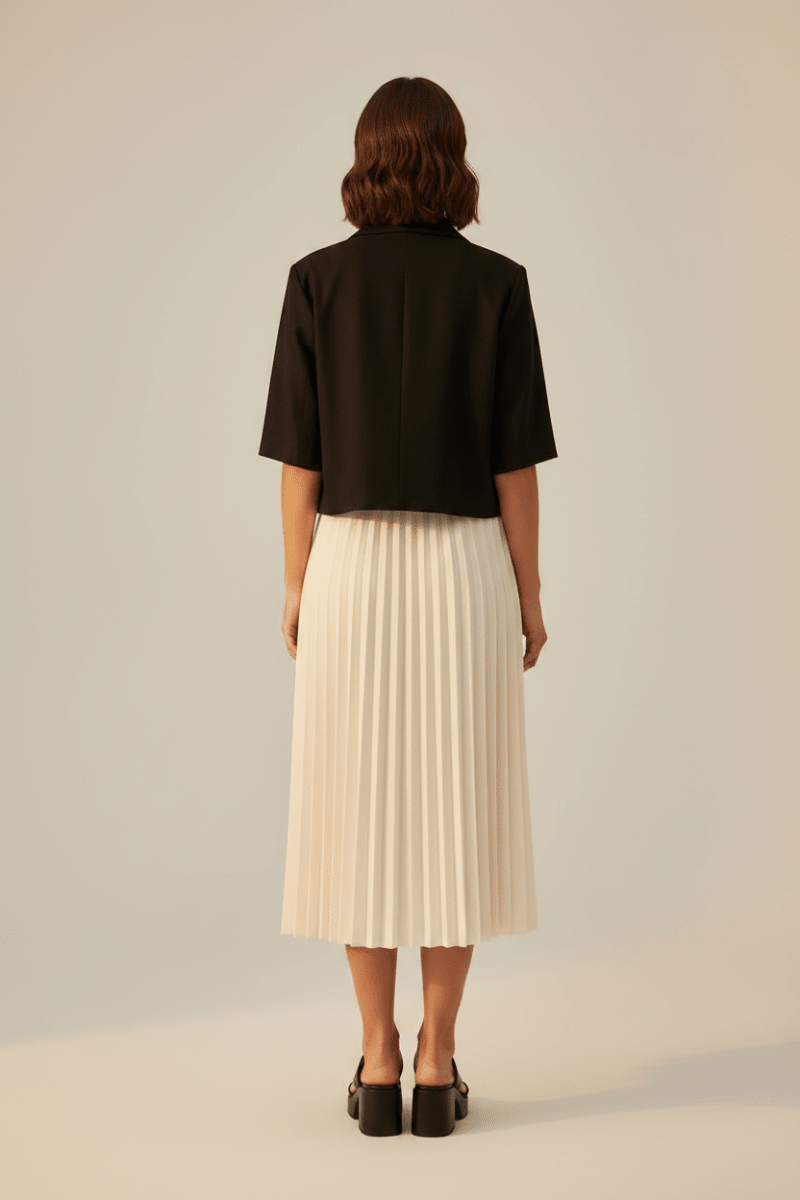 Vila Vipockey 2/4 Sleeve Cropped Blazer in der Farbe Schwarz