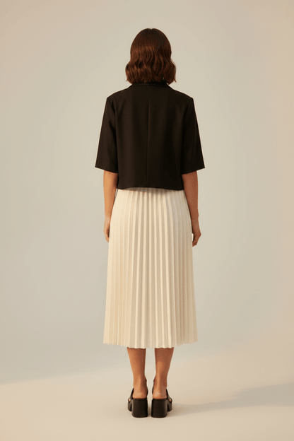 Vila Vipockey 2/4 Sleeve Cropped Blazer in der Farbe Schwarz